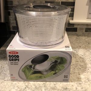 Oxo Good Grips salad and herb spinner